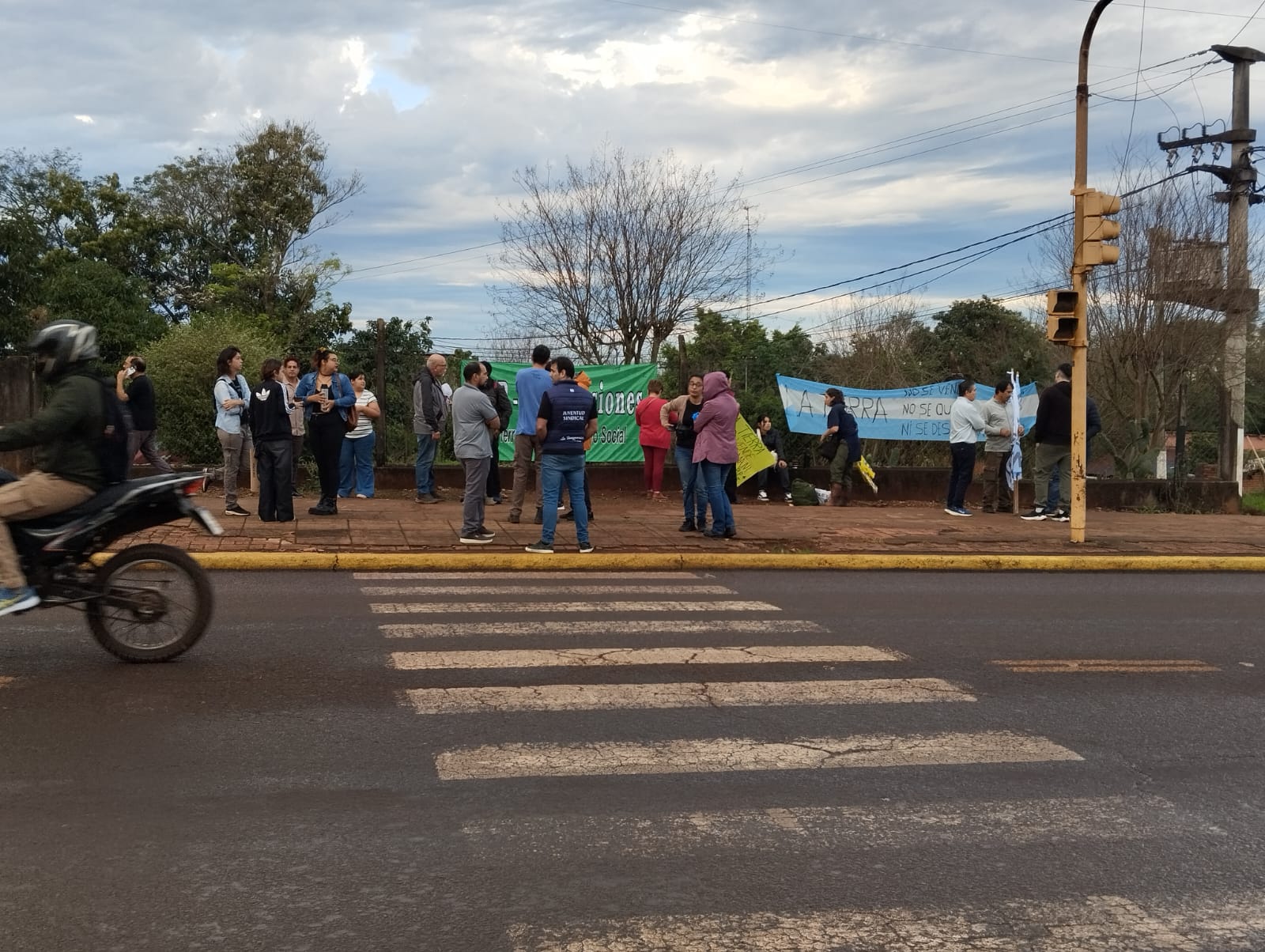 Movilización en Eldorado contra la extranjerización de tierras en medio del debate en el Senado 2